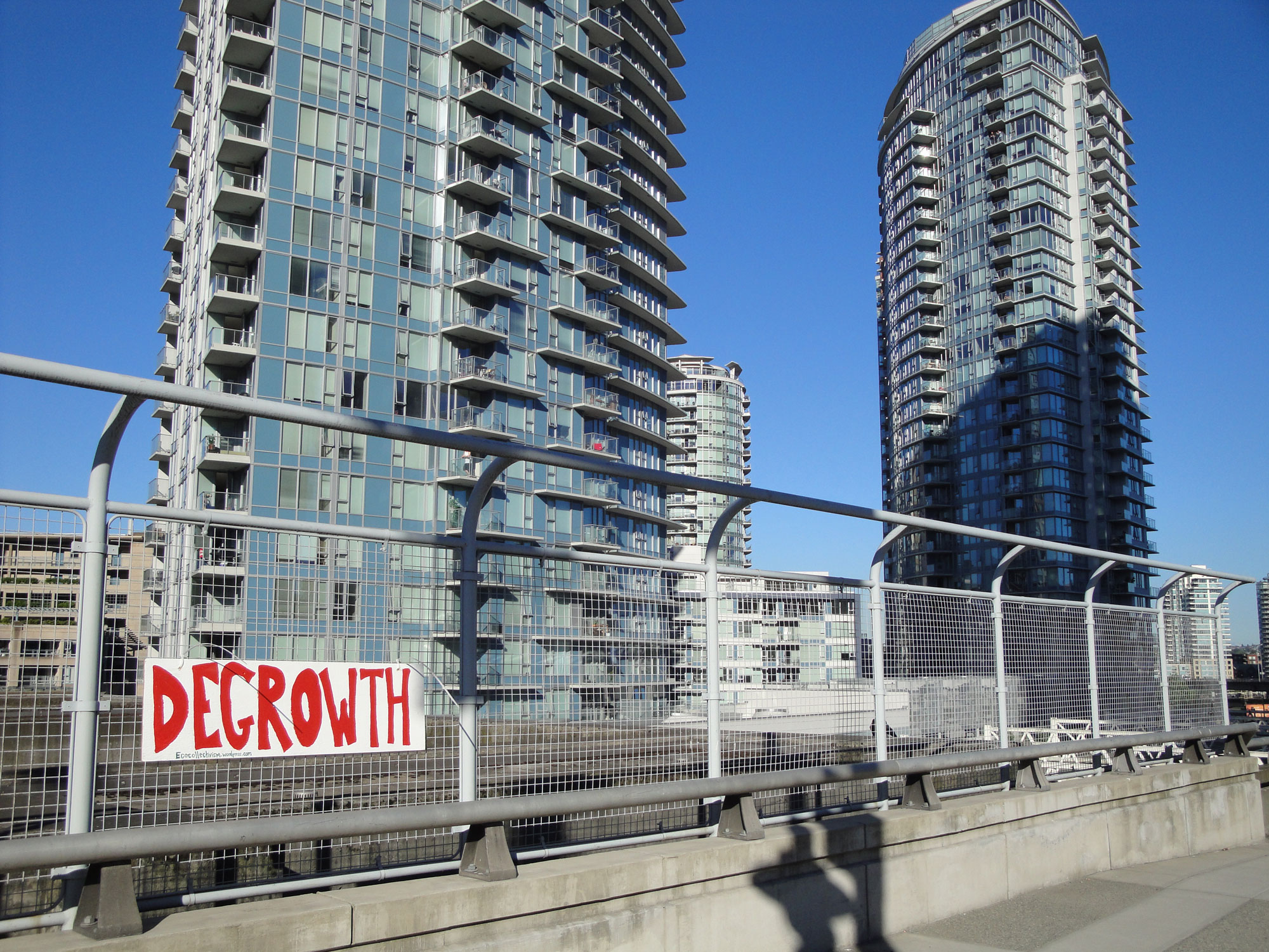 Degrowth skyscrappers